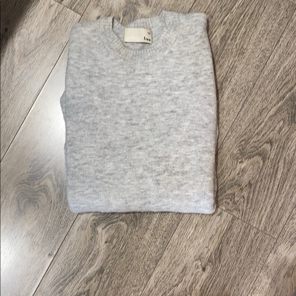 Aritzia Wilfred Sweater - Picture 4 of 11